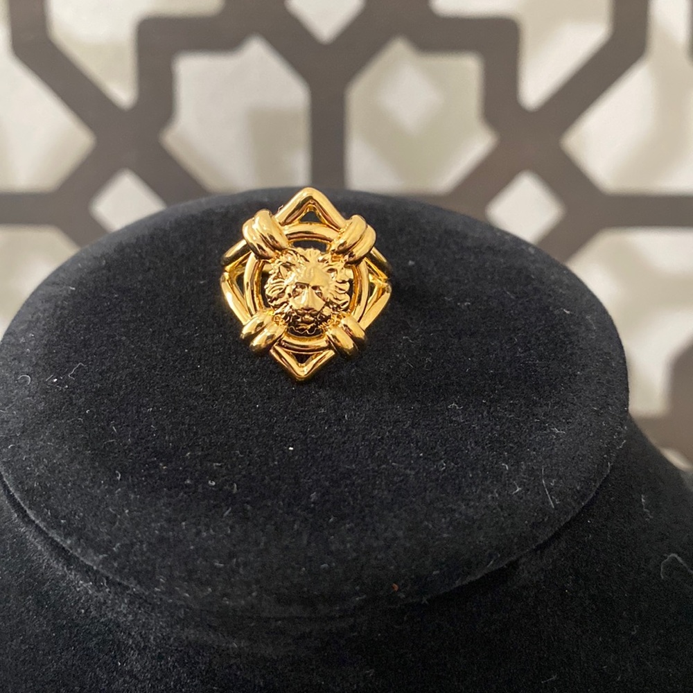 NWT Versace Lion Head Ring